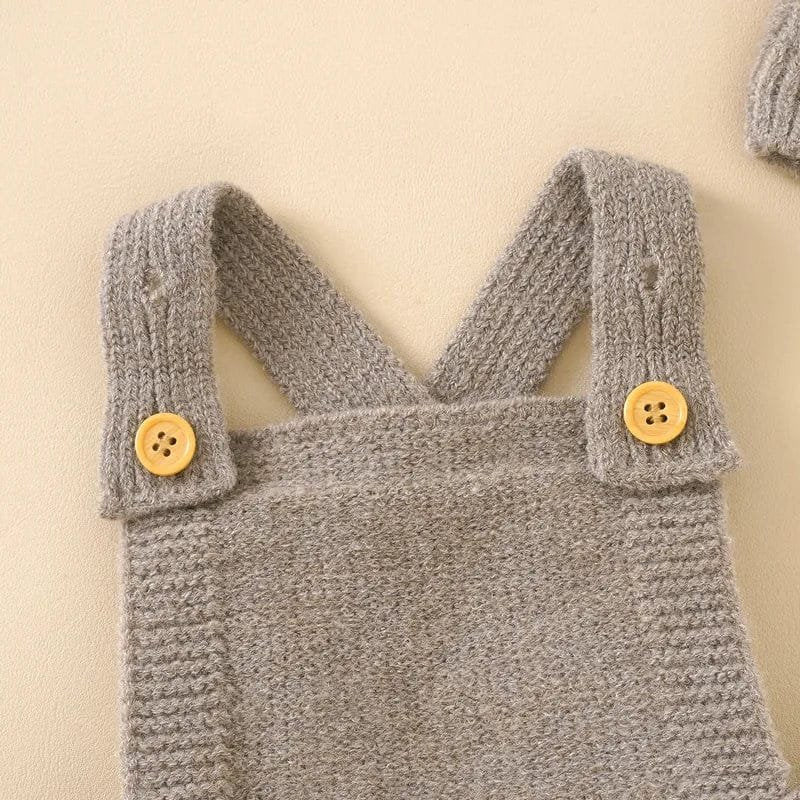 Sleeveless Knitted Romper & Hat Set: Neutral Baby Outfit