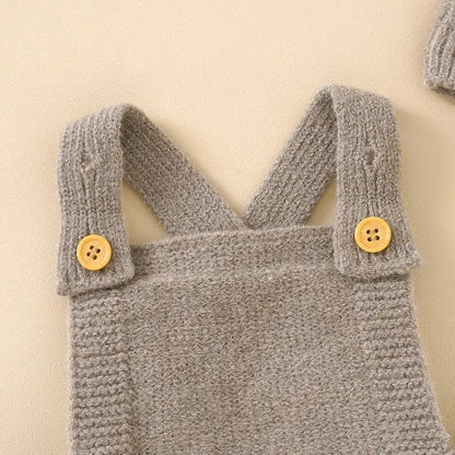 Sleeveless Knitted Romper & Hat Set: Neutral Baby Outfit