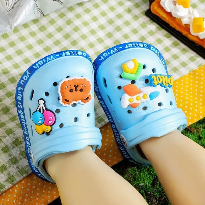 Summer Kids Hole Sandals – DIY Waterproof Play Clogs