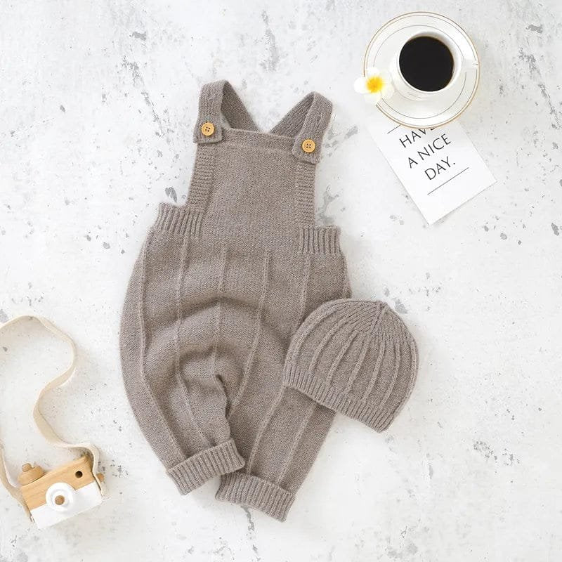Sleeveless Knitted Romper & Hat Set: Neutral Baby Outfit