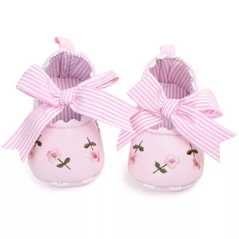 White Lace Floral Baby Girl Shoes – Soft Prewalkers