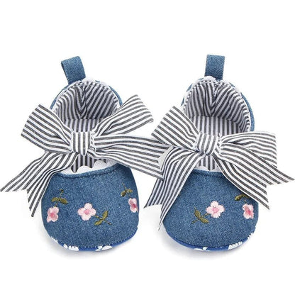 White Lace Floral Baby Girl Shoes – Soft Prewalkers